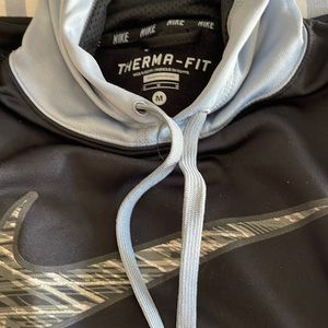 Nike Men’s hoodie, very good condition, pouch pocket in front , black w/ gray